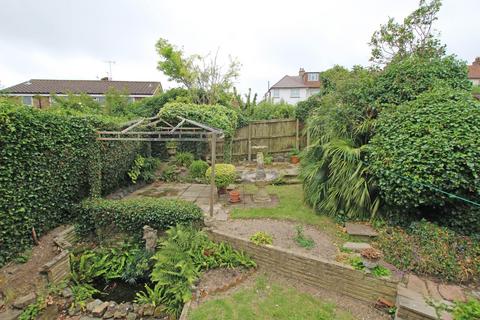 3 bedroom end of terrace house for sale, Greenway, Eastbourne, BN20 8UG