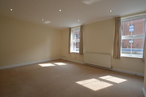 3 bedroom maisonette to rent, Victoria Road, Surbiton