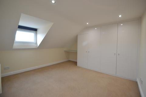 3 bedroom maisonette to rent, Victoria Road, Surbiton