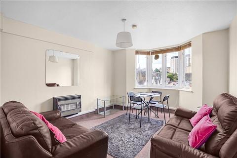 3 bedroom apartment to rent, Frogmore, Wandworth, SW18