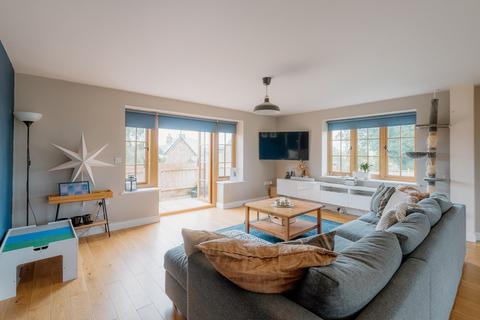 10 Barton Court, Copplestone, Crediton, EX17 5DW