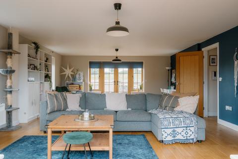 10 Barton Court, Copplestone, Crediton, EX17 5DW