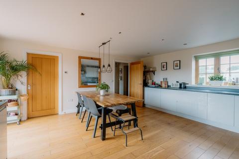 10 Barton Court, Copplestone, Crediton, EX17 5DW