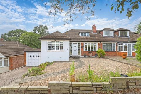 3 bedroom bungalow for sale, Bracken Drive, Essex IG7