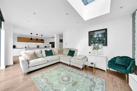 4 bedroom semi-detached house for sale, Riefield Road, Eltham Heights, London, SE9