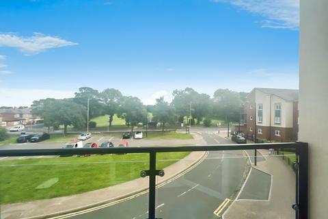 2 bedroom apartment to rent, Redwood Avenue, South Shields