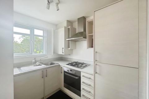 2 bedroom apartment to rent, Redwood Avenue, South Shields