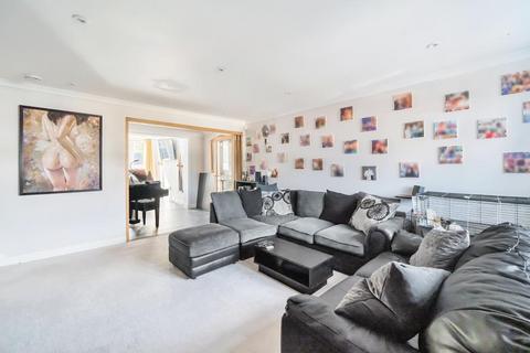 3 bedroom end of terrace house for sale, Chessington,  Surrey,  KT9