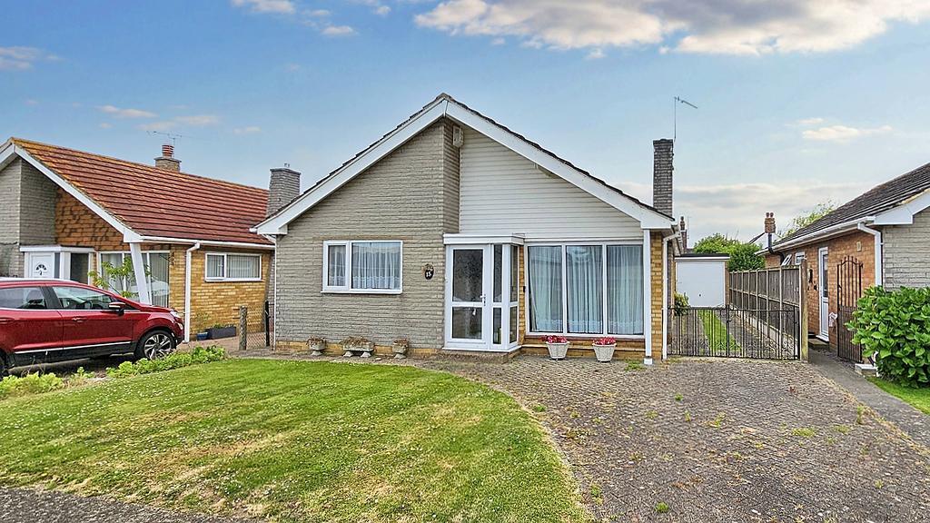 Lawrence Gardens, Herne Bay, CT6 6NL 3 bed detached bungalow for sale £375,000
