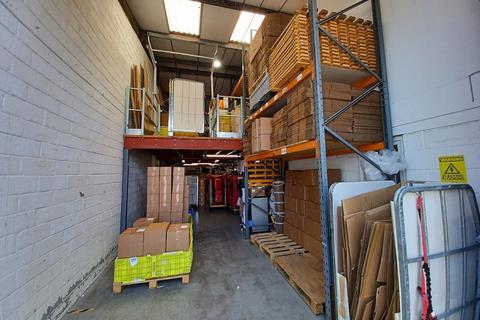 Warehouse to rent, Unit 8-9 Ashley Heath Industrial Estate, Wimborne, BH21 6UZ