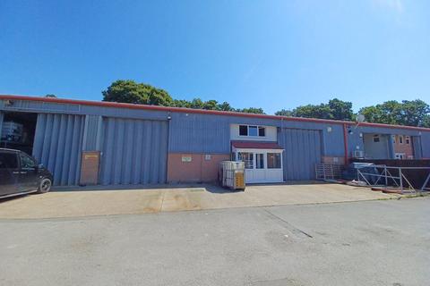 Warehouse to rent, Unit 8-9 Ashley Heath Industrial Estate, Wimborne, BH21 6UZ