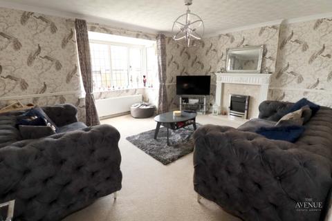 4 bedroom detached house for sale, Lathkill Grove, Danesmoor, Chesterfield, Derbyshire, S45