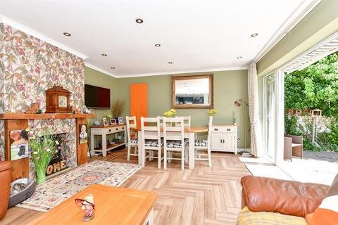 5 Beaconsfield Gardens, St Peters, Broadstairs, CT10 2AR