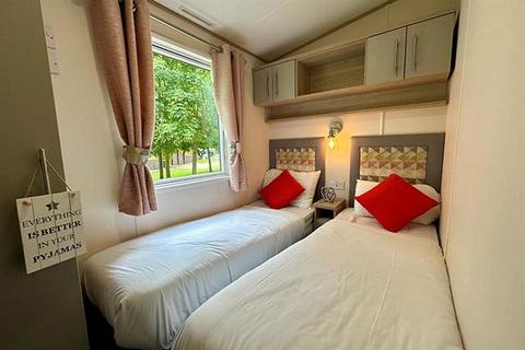 2 bedroom static caravan for sale, Tattershall Lakes Country Park