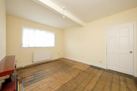 37 Fraser Crescent, Edinburgh, EH5 2AJ
