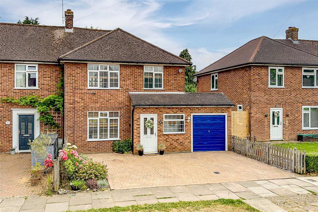 Hazelwood Drive, St Albans, Herts, AL4 4 bed semi-detached house for ...