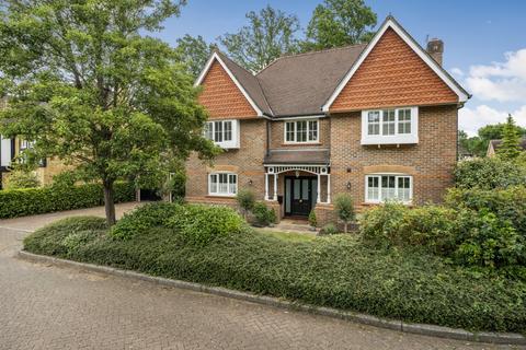 5 bedroom house for sale, Redwing Gardens, West Byfleet, Surrey, KT14