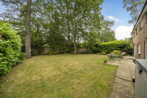 5 bedroom house for sale, Redwing Gardens, West Byfleet, Surrey, KT14