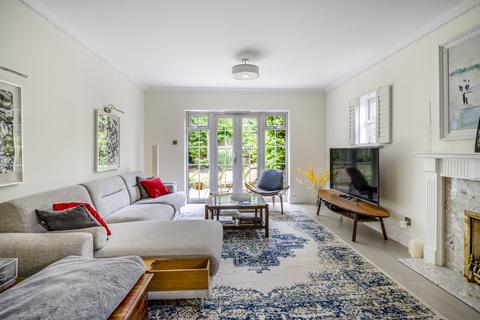 14 Redwing Gardens, West Byfleet, KT14 6QJ