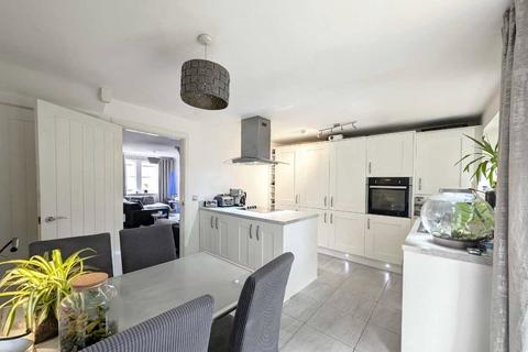 12 Maple Gardens, Leeds, LS6 1FL