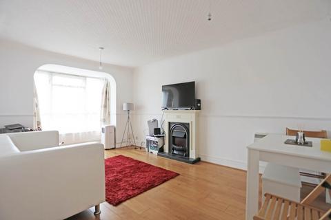 1 bedroom flat for sale, Ibscott Close, Dagenham, RM10