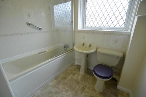 1 bedroom in a house share to rent, Sterte Close, Poole, Dorset, BH15 2AT