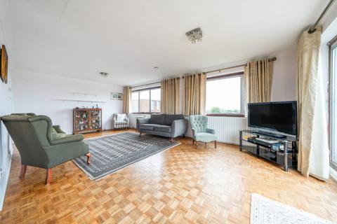 3 bedroom flat for sale, Thackeray Court, Hanger Vale Lane, Ealing W5