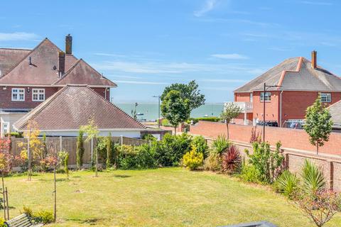 130 Burges Road, Thorpe Bay, Southend-on-sea, SS1 3JN