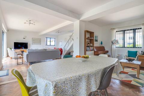 130 Burges Road, Thorpe Bay, Southend-on-sea, SS1 3JN