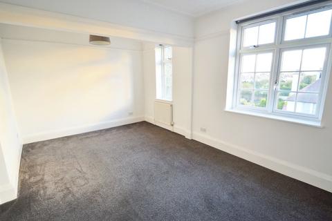 3 bedroom retirement property to rent, The Broadway, Southend-On-Sea, SS1