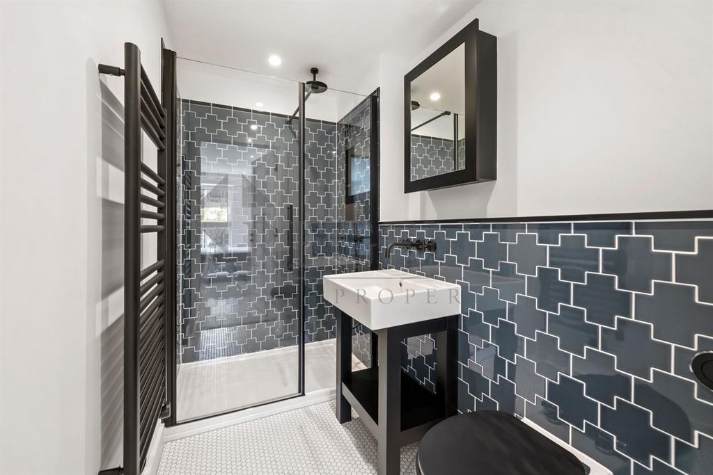 Main en-suite