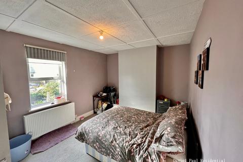 2 bedroom flat to rent, Leighton Road