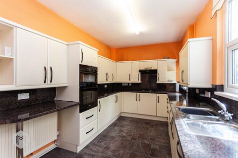 2 bedroom terraced house for sale, Manchester Road, Bury, Greater Manchester, BL9 9SH