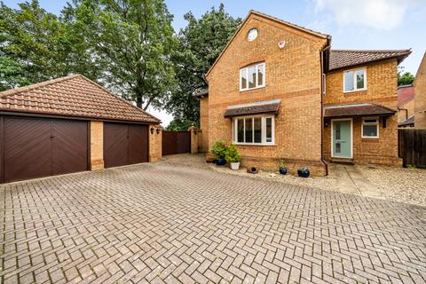 5 bedroom detached house for sale, Dianthus Place, Winkfield Row, Bracknell
