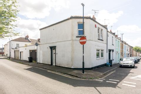 3 bedroom end of terrace house for sale, Bristol BS5