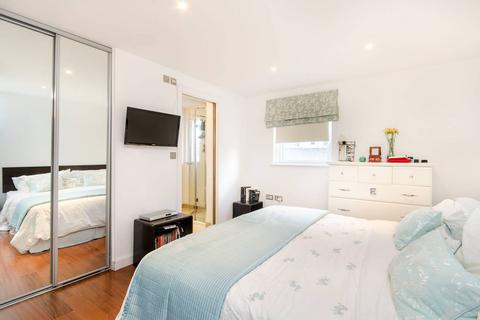 2 bedroom flat to rent, Felsham Road, West Putney, London, SW15