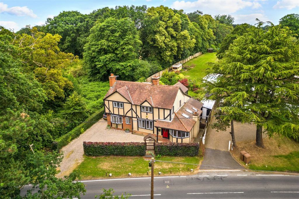 Leather Bottle Hill, Ingatestone CM4 4 bed detached house for sale £