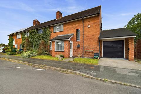 3 bedroom terraced house for sale, Moor Crescent, Lower Kinnerton, CH4