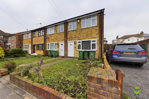 3 bedroom end of terrace house to rent, 13 Paddock Road, Bexleyheath
