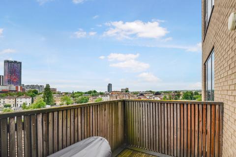 2 bedroom apartment for sale, at Yardmaster House, 11 Cross road, London CR0