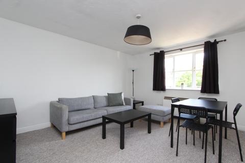 9 Simms Gardens, London, N2 8HT