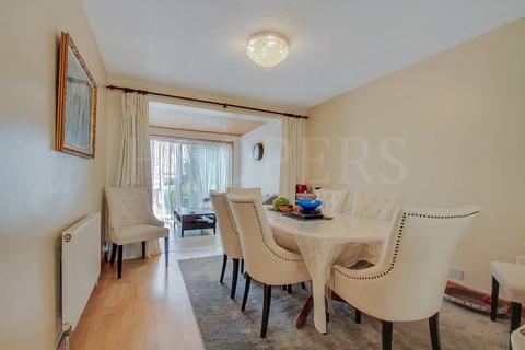 4 bedroom end of terrace house for sale, Chipstead Gardens, London, NW2