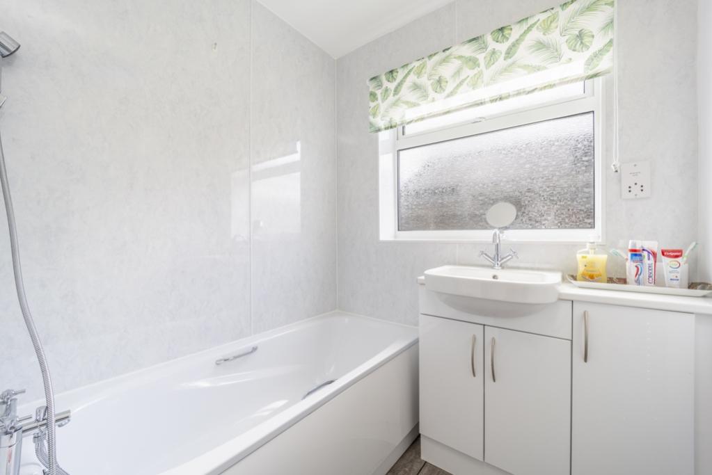 8 Francis Bernard Close (Boston)-30