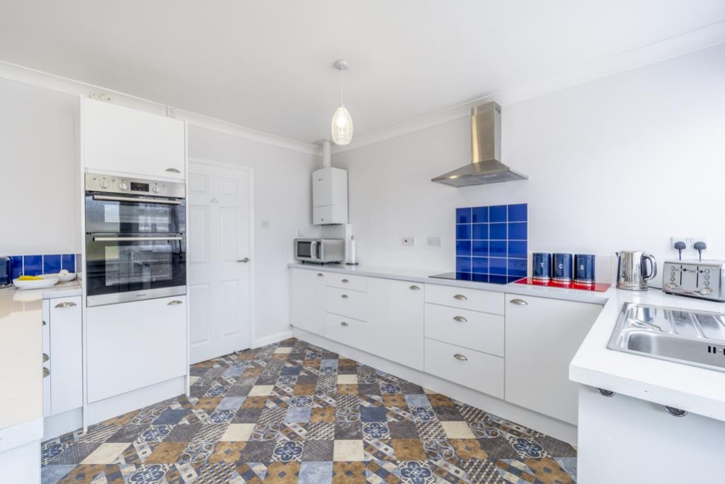 8 Francis Bernard Close (Boston)-18