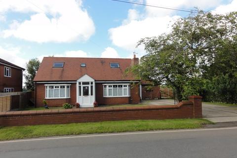 4 bedroom detached house for sale, Main Street, Reedness, DN14