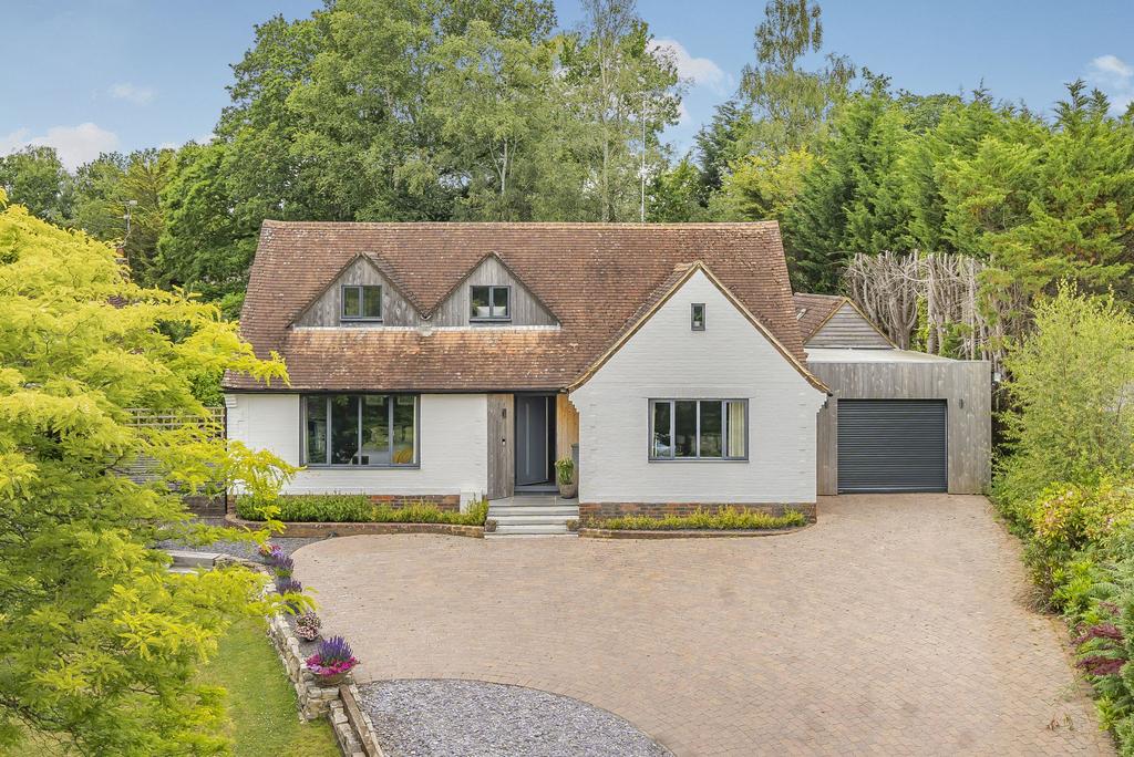 Crossways Park, West Chiltington, RH20 4 bed detached house £1,150,000