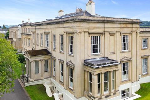 3 bedroom flat for sale, Montpellier House, Suffolk Square, Cheltenham, Gloucestershire, GL50