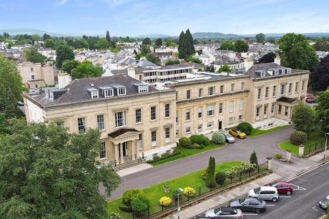 3 bedroom flat for sale, Montpellier House, Suffolk Square, Cheltenham, Gloucestershire, GL50