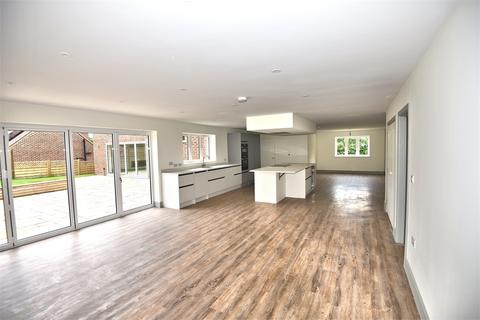 5 bedroom detached house for sale, North End Road, Quainton, Buckinghamshire.