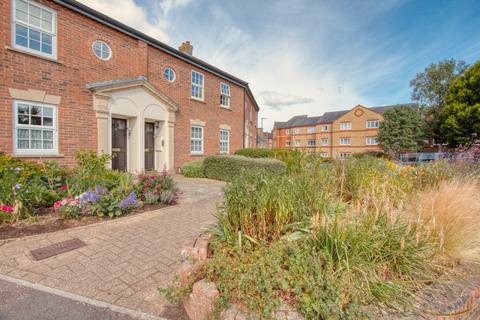 2 bedroom ground floor flat for sale, 5 Eastgate Gardens, Taunton